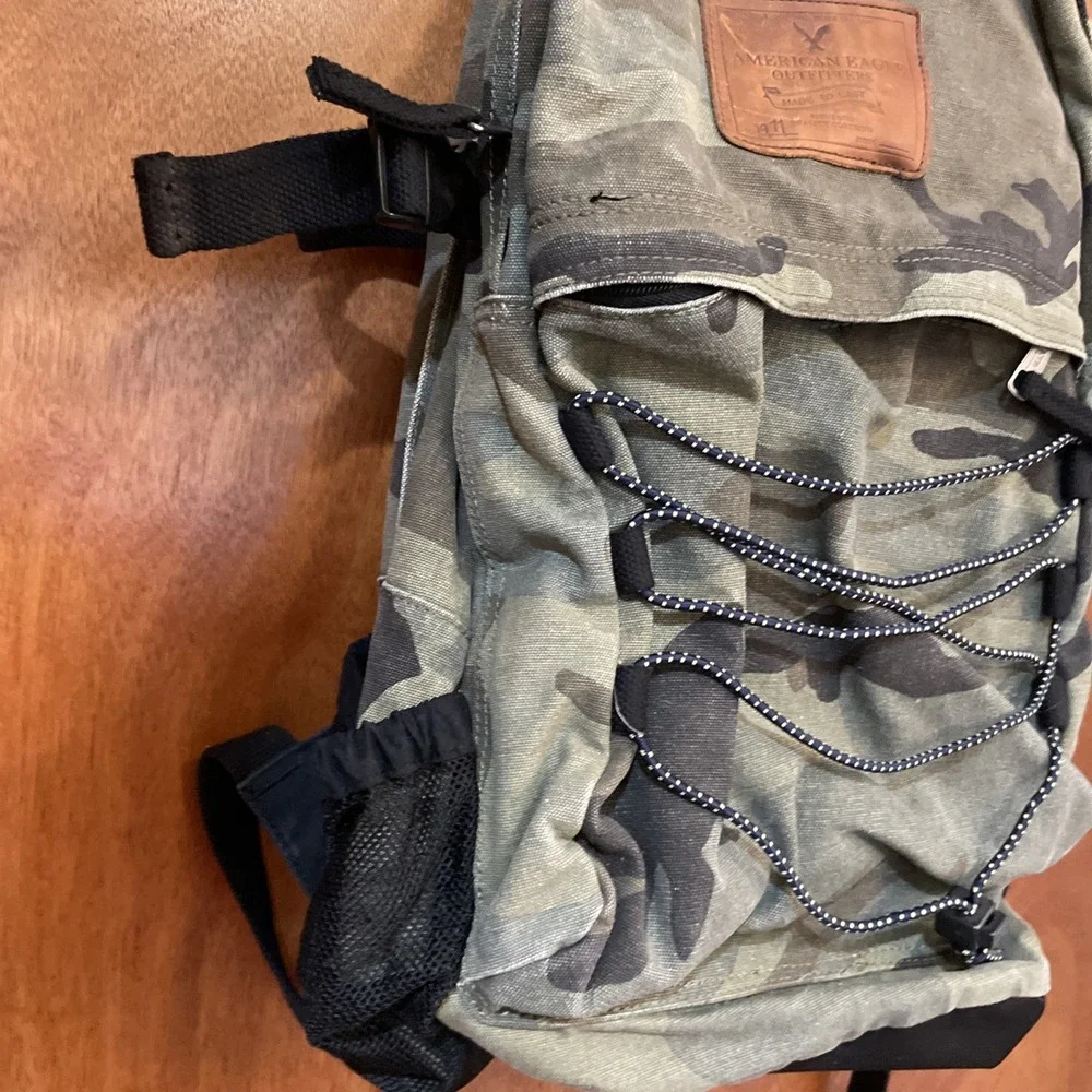 American Eagle Green Black  Camo Canvas Backpack Cinch Up back Multi Pockets